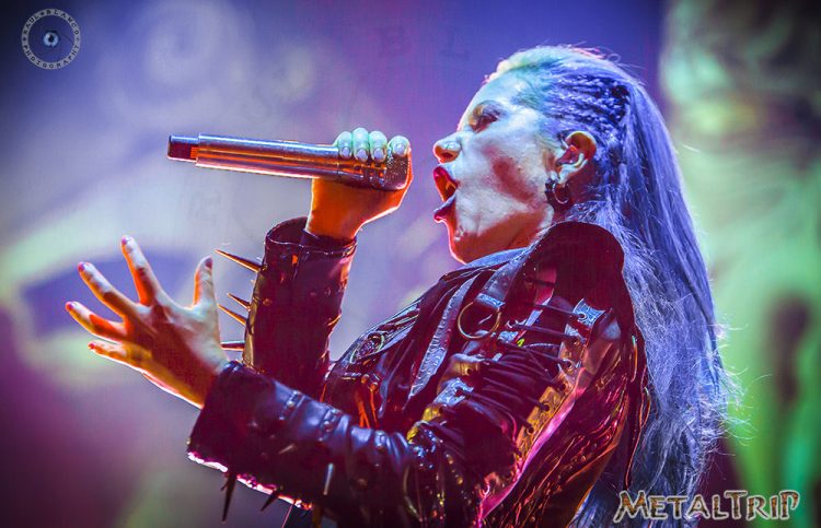 Arch Enemy inauguran un nuevo capítulo en su carrera musical con el single y vídeo sorpresa “Dream Stealer”