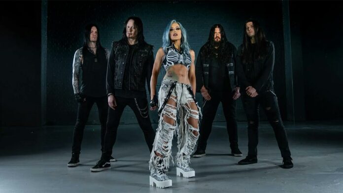 ARCH ENEMY lanza el single “Liars & Thieves”: “La melodía se graba en la cabeza”