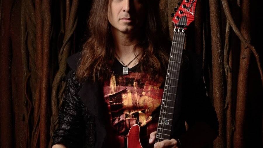 Noticias: Kiko Loureiro + Ésolon + Badana