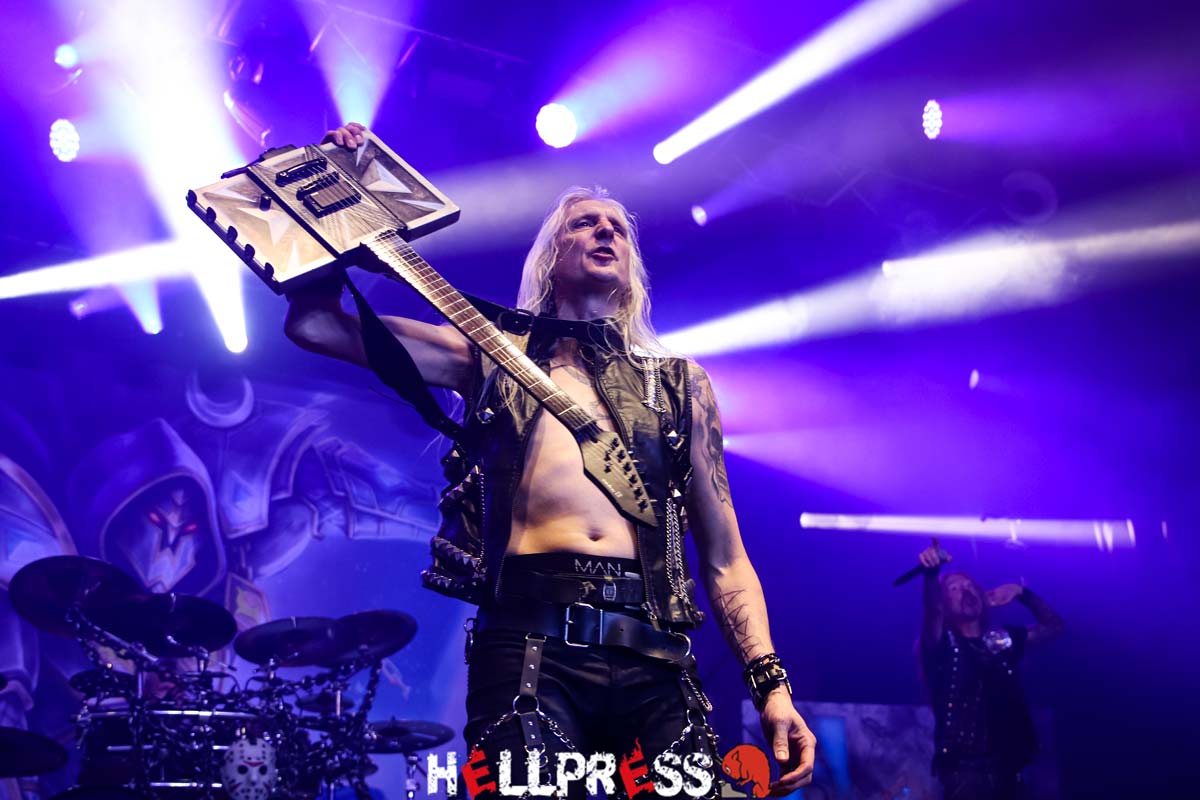 hammerfall-y-tailgunner-arrasan-barcelona-con-su-heavy-metal:-veterania-sueca-y-juventud-britanica