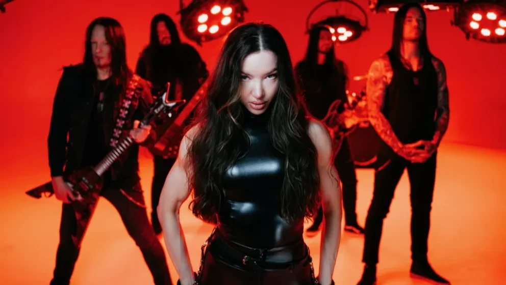 arch-enemy-presenta-a-lauren-hart-como-nueva-vocalista-y-estrena-“to-the-last-breath”-–-atanathos