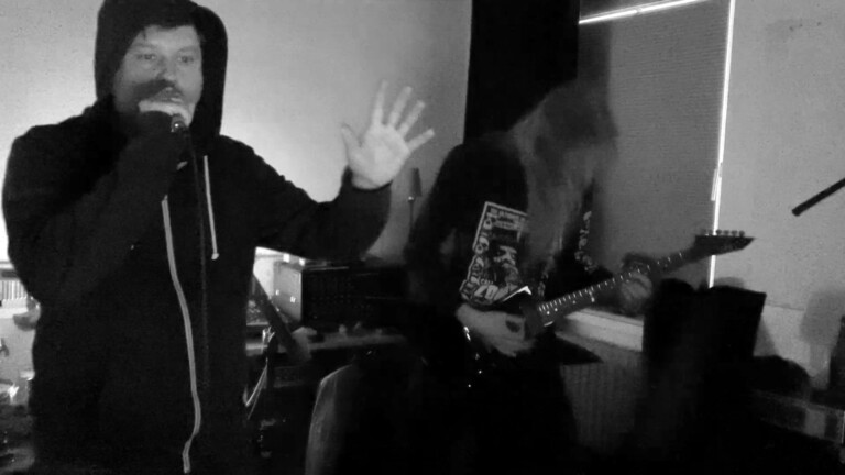 kings-of-dark-desires-estrena-el-videoclip-de-“trembling-knees-of-the-weak”