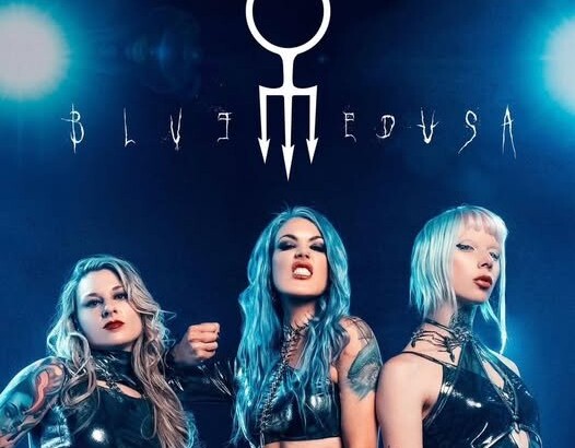 blue-medusa:-el-renacimiento-de-alissa-white-gluz-tras-su-salida-de-arch-enemy-–-atanathos