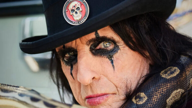 alice-cooper-publicara-“devil-on-my-shoulder”,-su-autobiografia-definitiva-entre-el-angel-y-el-diablo