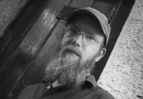 resumption:-wilhelm-lindh-regresa-a-las-raices-del-death-doom-con-“some-things-are-too-broken”-–-atanathos