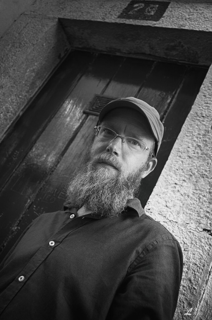 Resumption: Wilhelm Lindh regresa a las raíces del Death Doom con “Some Things Are Too Broken” – Atanathos