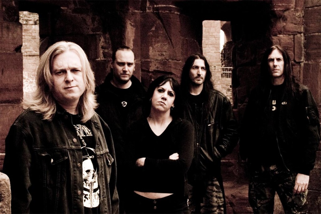 bolt-thrower:-lanzan-la-caja-limitada-“overtures-of-war”-con-el-legado-de-la-banda-de-death-metal-en-vinilo