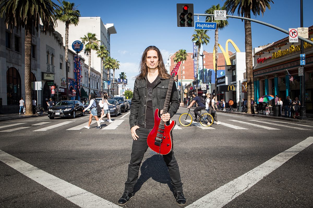 Kiko Loureiro (MEGADETH, ANGRA) acusa a ARCH ENEMY de plagio y Michael Amott responde