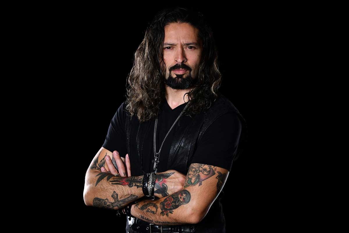 Ronnie Romero expresa su rechazo a trabajar con Yngwie Malmsteen: “Le colgaría el teléfono”