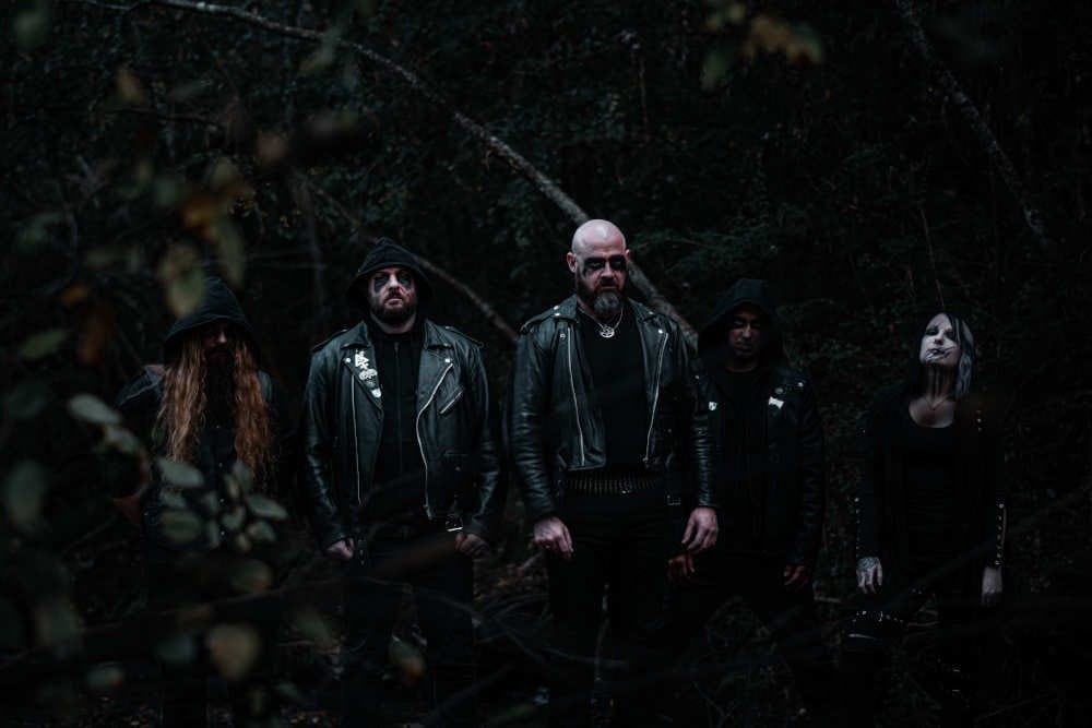 Graveir se une a Apocalyptic Witchcraft para el lanzamiento de su tercer álbum: “The Festering Triad” – Atanathos