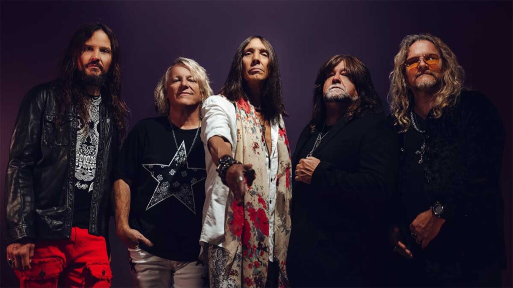 tesla-anuncia-“homage”,-su-disco-de-versiones-con-clasicos-de-elvis,-queen,-lynyrd-skynyrd-y-mas