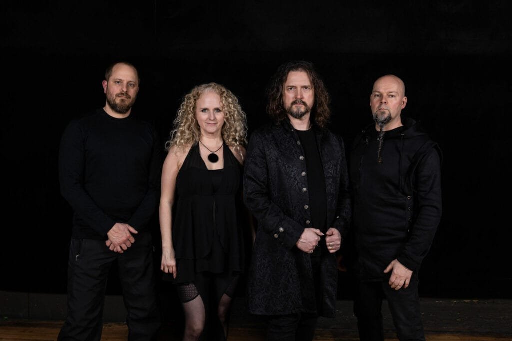 Liva se une a Wormholedeath para el lanzamiento global de su ambiciosa ópera metal “Ecce Mundus” – Atanathos