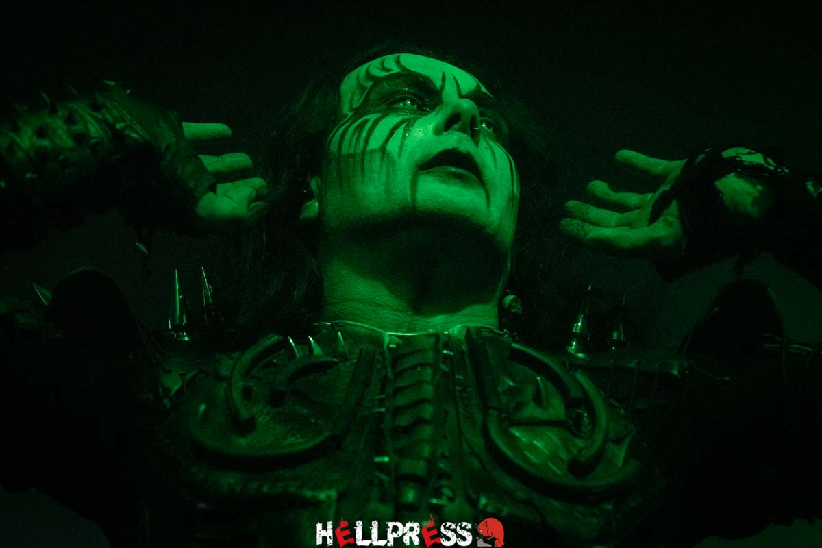 CRADLE OF FILTH incorpora a Joff Bailey como guitarrista permanente: el músico participa en el nuevo disco