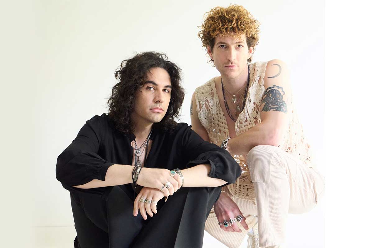 Los hijos de Paul Stanley y Gene Simmons de KISS anuncian el debut de STANLEY SIMMONS con “Dancing While The World Is Ending”