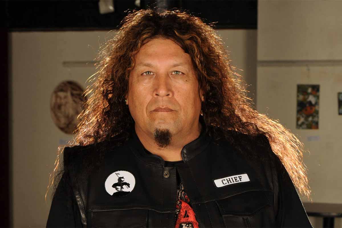 Chuck Billy publica “Holding My Breath”, las memorias que recorren sus dos vidas en TESTAMENT