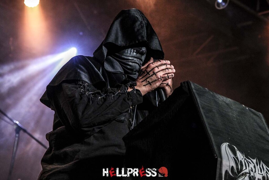 mortuary-drape,-denial-of-god-y-empty:-mortajas-y-sogas-en-la-feria-del-disco-de-metal-extremo-de-madrid