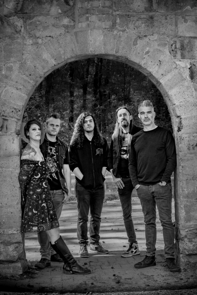 Echoes of a Dying World inicia el final de su trilogía con el sencillo “Iskariot” – Atanathos