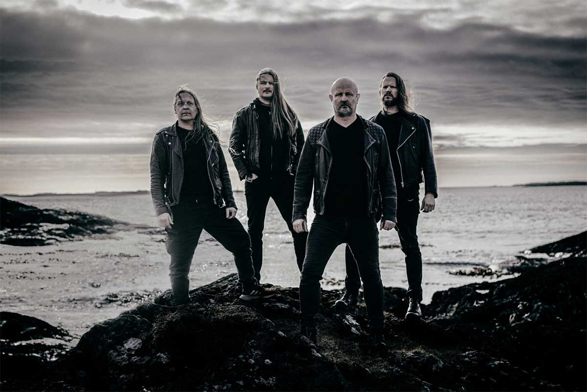 EINHERJER presenta “Dei Så Ser”, la conexión nórdica “entre los vivos y los muertos”