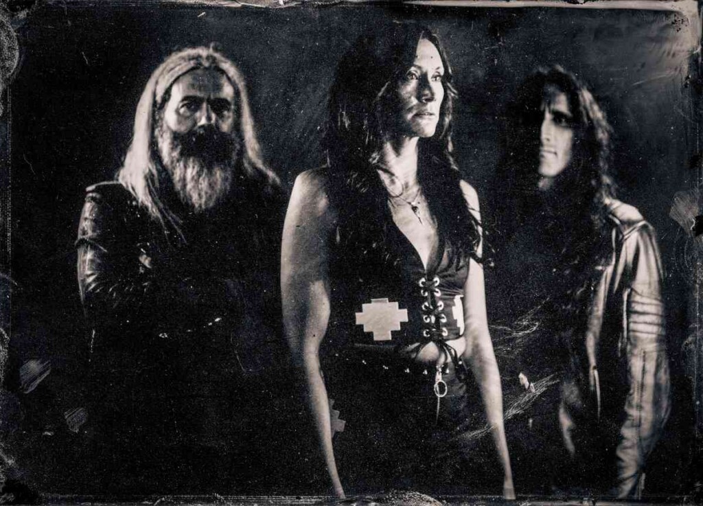 CASTLE anuncia “Carrie Chains”, su séptimo disco de Doom Metal