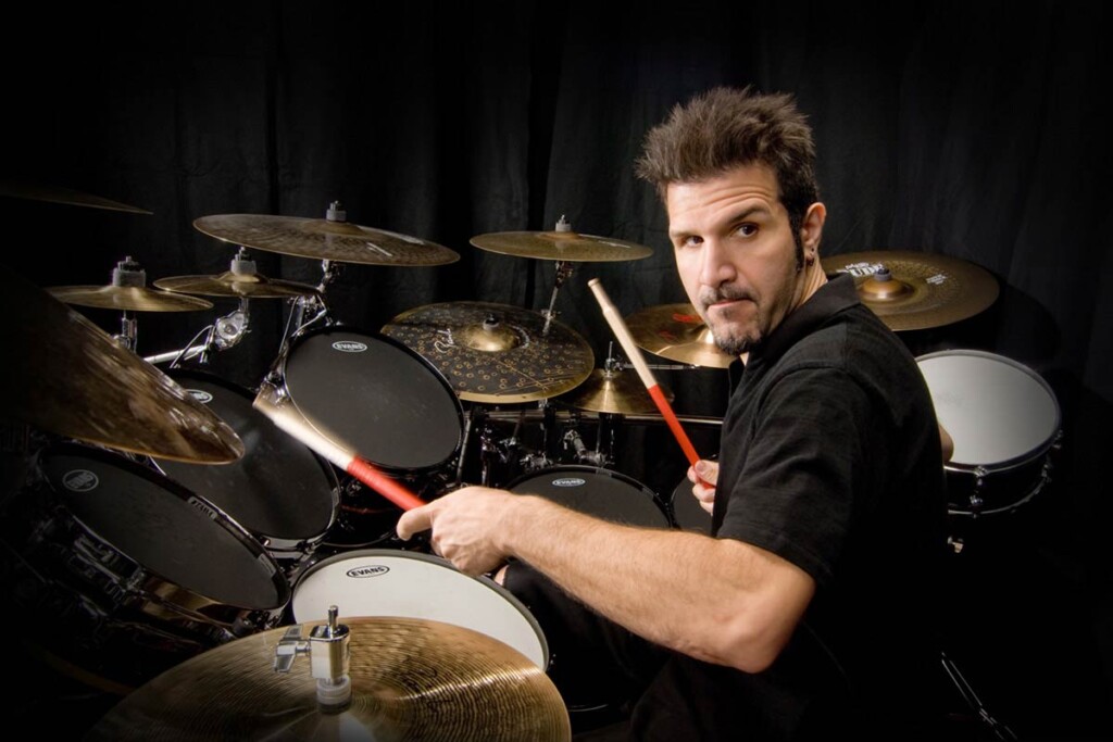 charlie-benante-de-anthrax-explica-el-sonido-de-“cursum-perficio”:-“diferentes-eras,-estados-de-animo-e-ideas”