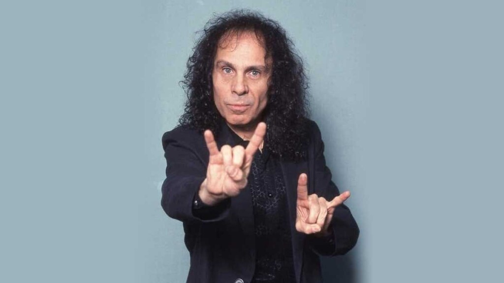 wendy-dio-explica-el-origen-de-los-cuernos-del-heavy-metal-de-ronnie-james-dio:-“nadie-los-invento”