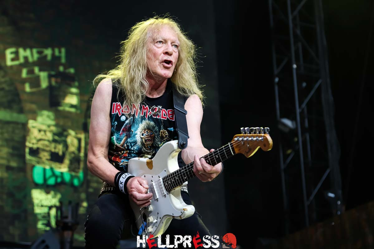 IRON MAIDEN filmará su concierto en París y recuerda que los móviles están prohibidos