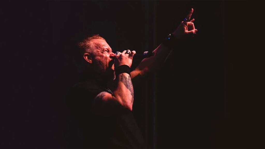 matt-barlow-evita-pronunciarse-sobre-volver-a-iced-earth:-“no-querria-meterme-en-la-mente-de-jon-schaffer”