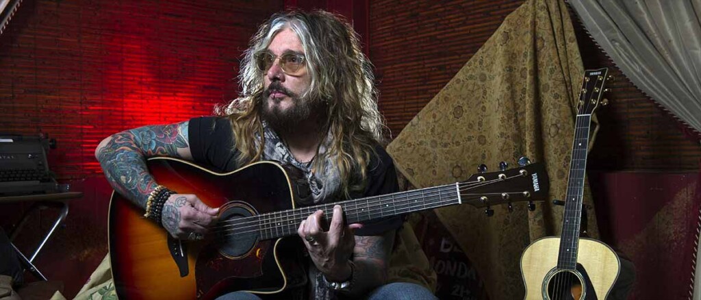 john-corabi-deja-the-dead-daisies-por-segunda-vez-y-la-banda-confirma-su-salida