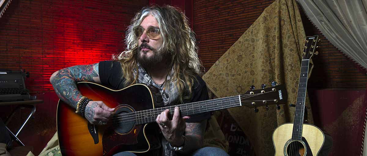 John Corabi deja THE DEAD DAISIES por segunda vez y la banda confirma su salida
